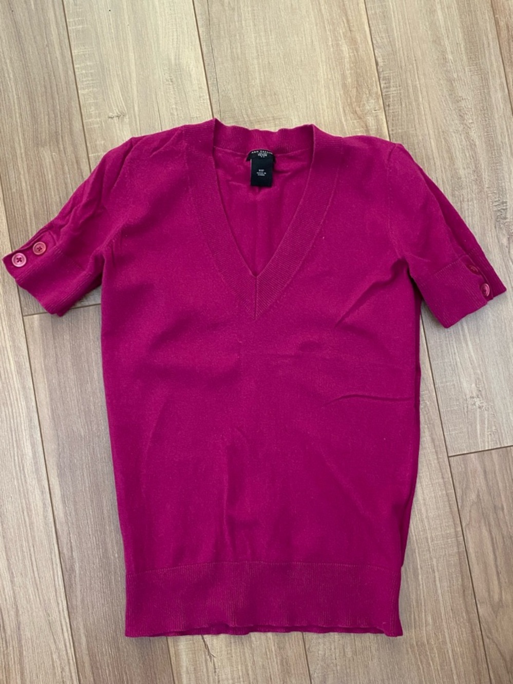Ann Taylor Fuchsia V‑Neck Short Sleeve Sweater